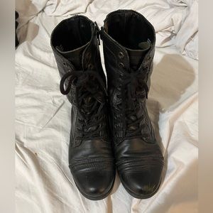 Black Steve Madden Troopa Combat Boot size 7.5